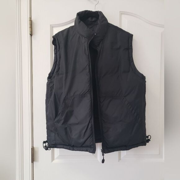 Gap Reversible Puffer Vest Size Medium - Picture 6 of 7